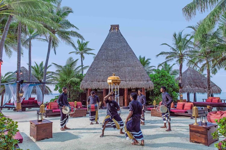 Fanditha Bodu Beru Dance
